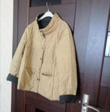 Информатика: Qadınlar üçün çevrilə bilən qısa şişmə jaket - 2 tərəfli: bir tərəfi