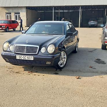 Mercedes-Benz: Mercedes-Benz E-Class: 3.2 l | 2000 il Sedan — 13