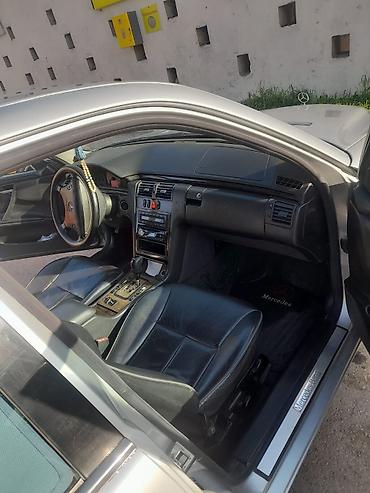 Mercedes-Benz: Mercedes-Benz E-Class: 2 l | 2000 il Sedan — 7