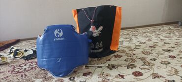 жилет утяжелител: Синий защитный жилет для тхэквондо Yaruix с белой внутренней отделкой