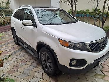 Kia: Kia Sorento TLX, ağ rəngli, 5 qapılı SUV. Xüsusiyyətlər və təchizat — 16