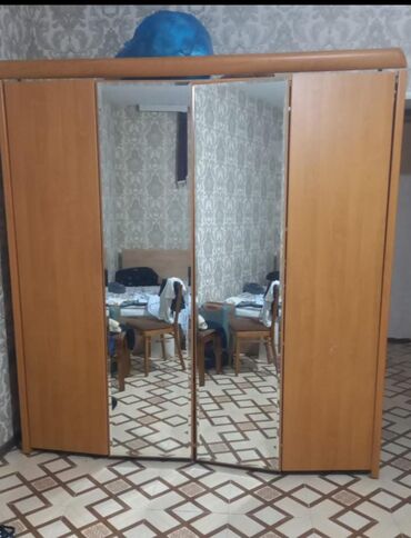 Qazanlar: Qarderob, paltar dolabı