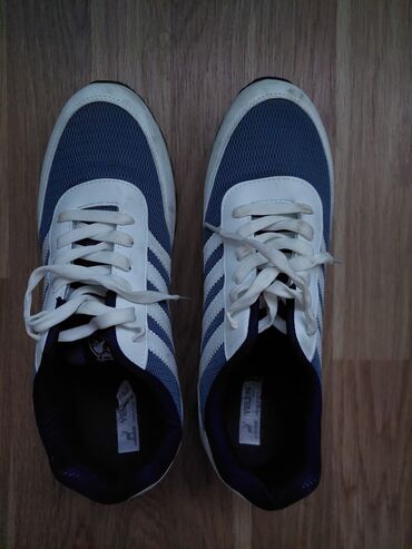 Krasofkalar və idman ayaqqabıları: Yelen krassovkası. Teze kimidir. 42 razmerdir. Baha alınıb 9 manat -da lalafo.az — 2 Krasofkalar və idman ayaqqabıları: Yelen krassovkası. Teze kimidir. 42 razmerdir. Baha alınıb 9 manat — 2