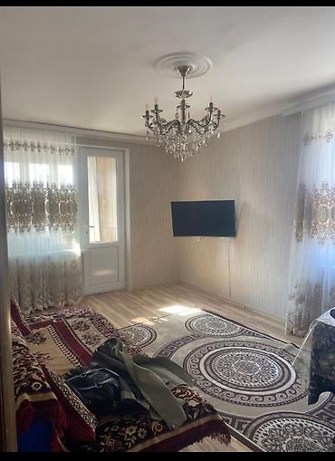 Uzunmüddətli kirayə mənzillər: Mənzilin təqdimatı: - Geniş və işıqlı zal: divara quraşdırılmış — 2