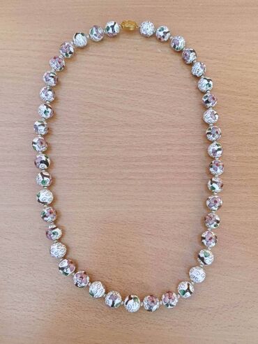 nakit za haljine: Ogrlica Kloazon 3 Ogrlica Kloazon Dužina-obim 59 cm, prečnik perle
