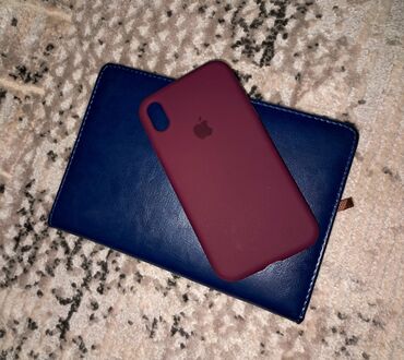 чехол айфон xr: Бордовый силиконовый чехол для iPhone Xr. Мягкий на ощупь, он