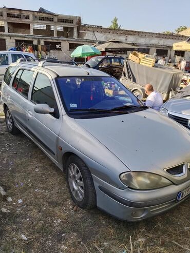 renault scenic abs pump: U Nišu prodajem delove za Reno Megan 1,6. 16v.2002 godište.Leva,desna