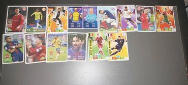 CD, DVD диски и кассеты: Müxtəlif futbolçu və K-pop ulduzlarının təsvir olunduğu kolleksiya