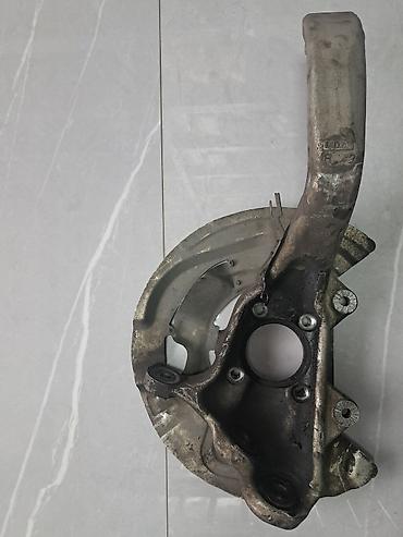 14 disk teker: Məhsul:Bmw F15 Saffa Ön çarx məngənəsi/ox ayağı (hub carrier/knuckle) — 3