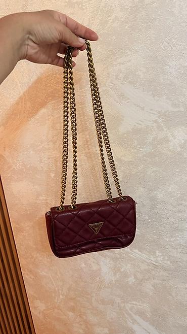 mor rəng: GUESS mini çiyin çantası - Rəng: tünd bordo (şərab çaları) - — 3