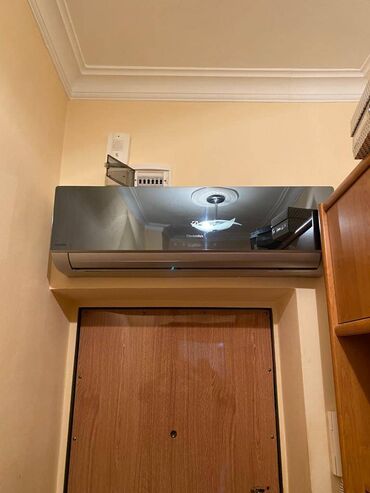 Uzunmüddətli kirayə mənzillər: 9-cü mikrorayon Bolmarta çatmamış sakit ərazidə yerləşən,13 — 8