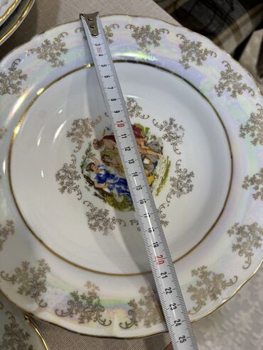 Digər dəstlər və servizlər: Şüşə qablar və boşqab dəstləri. Evdən hər şey təcili satılır ucuz - — 2