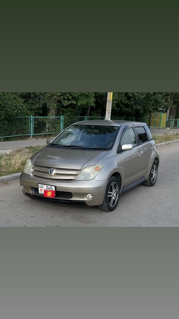 Toyota: Toyota ist: 2002 г., 1.5 л, Автомат, Бензин, Седан