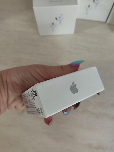 bultuzlu nausnikler: Məhsul: Apple AirPods (3/4-cü nəsil) simsiz qulaqlıq Xüsusiyyətlər: - — 6