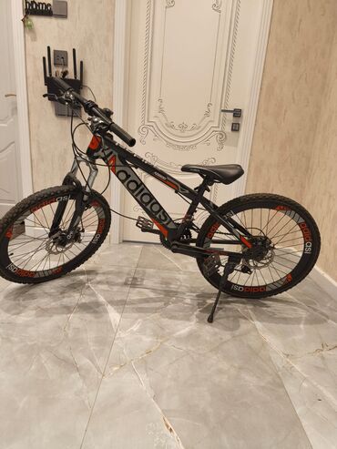 adidas velosipedi: İki təkərli Uşaq velosipedi Adidas, 18", Ünvandan götürmə
