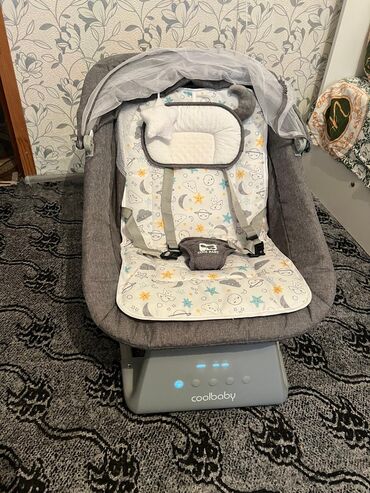 Coolbaby brendinin bu uşaq yelləncəyi, körpələr üçün rahat və