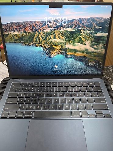 macbook pro 2011: Apple MacBook noutbuk. Zərif və yığcam korpusa malikdir, tünd mavi — 1