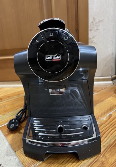 капсульная кофемашина squesito rotonda: Кофе кайнаткыч, кофе машина, Колдонулган, Өзү алып кетүү