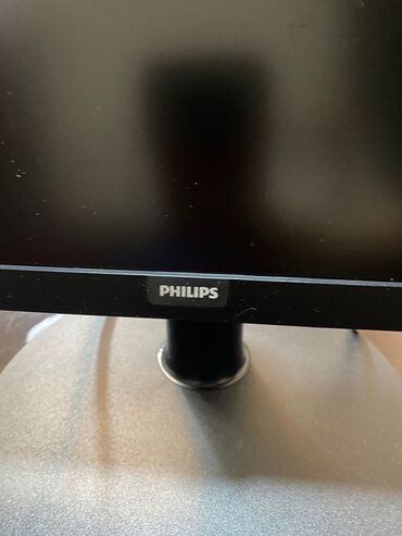 maşın üçün dinamik: Kompyuter masa üstü. Philips monitoru geniş baxış bucağına və üç