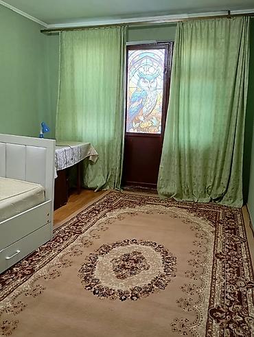 Сдаётся на длительный срок 3-комн. квартира в 4 микрорайоне, 2 этаж из