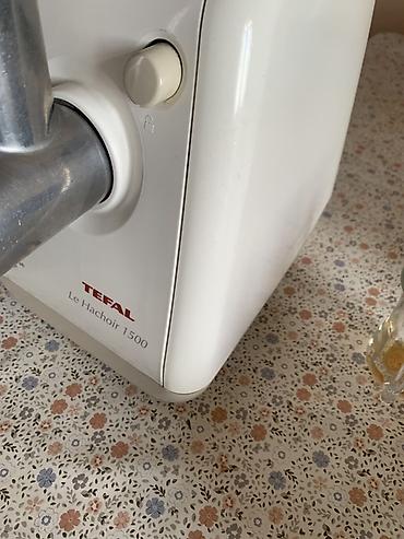 Ət çəkən maşınlar: Tefal Le Hachoir 1500 elektrik ətçəkən - Güc: Maks. 1500W (motor — 1