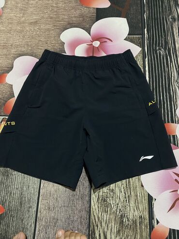 теплая джинсовая куртка: Мужские шорты, S (EU 36), Li-Ning, Б/у, цвет - Черный, Платная доставка, Самовывоз