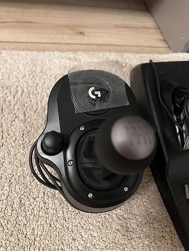 Аксессуары для консолей: Игровой руль Logitech G923 TRUEFORCE с педалями и рычагом КПП — 2