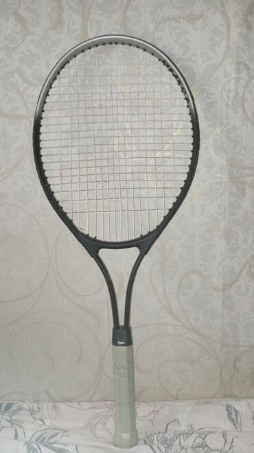 тенисный ракетки: ПРОДАЕТСЯ РАКЕТКА ДЛЯ БОЛЬШОГО ТЕННИСА.Б/У .В комплекте чехол и 2