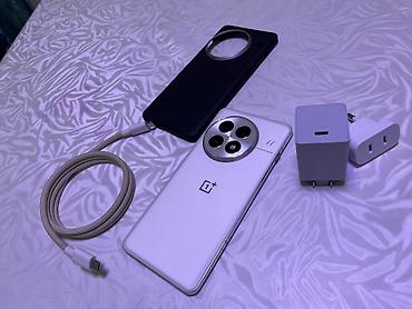 OnePlus: OnePlus 13, Б/у, 256 ГБ, цвет - Белый, 2 SIM — 6