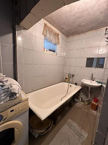 3 мкр: 2 комнаты, 57 м², 4 этаж, Старый ремонт — 4