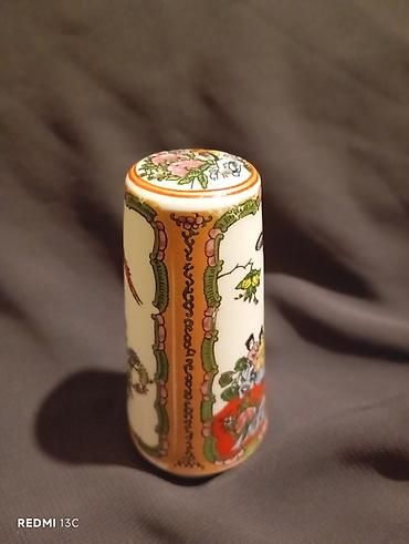 svan duzu: Çini duz səpən (duz qabı) - Material: porselen/çini - Forma — 2