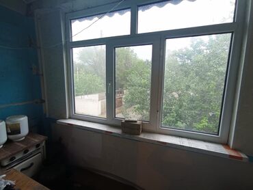 квартира бишкее: 4 комнаты, 107 м², Индивидуалка, 2 этаж, Старый ремонт