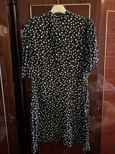 Dəstlər, kostyumlar: Her bir paltarin qiymeti 20 Azn, kime maraqlqidirsa hansi paltar yazin — 17