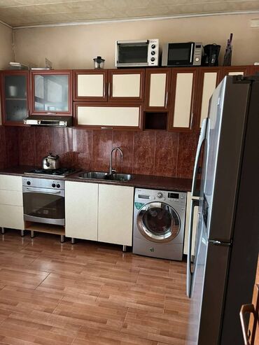 Uzunmüddətli kirayə mənzillər: Xətai rayonu Ag şəhərdə yerləşən ümumi sahəsi 120 kv,m olan,3 otaqlı — 2