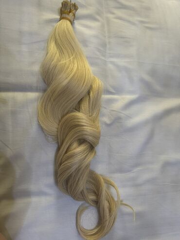 saç satilir: Saç 180 qramdır, VİP saçdır, 1 həftə istifadə olunub, uzunluğu 70 sm