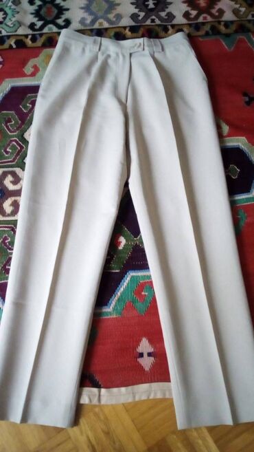 sisley pantalone: Cena je fiksna 2000 din i nema spuštanja cene. Preuzimanje u