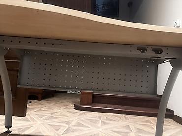 gamer masası: Ofis/iş masası – metal karkaslı, açıq ağcaqayın rəngli laminat — 1