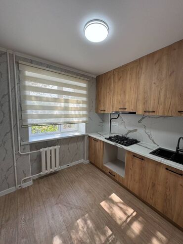 Продажа домов: 1 комната, 33 м², Индивидуалка, 3 этаж, Евроремонт