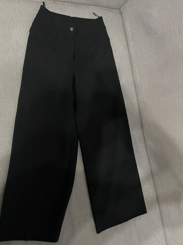 черные классические брюки: 600