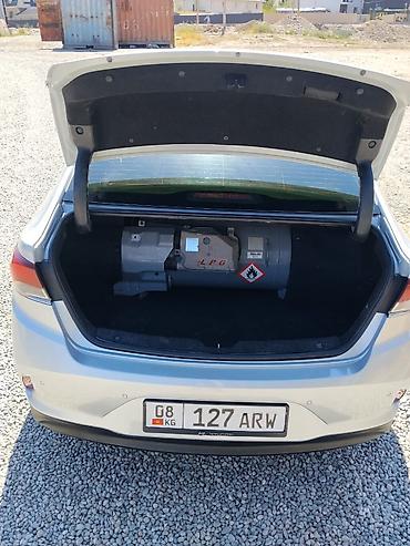 с зеркалом: Hyundai Sonata: 2018 г., 2 л, Автомат, Газ, Седан — 6