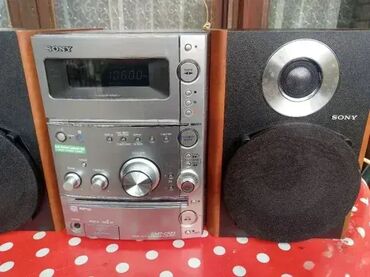 Zvučnici i stereo sistemi: 1. Sony CMT-CPZ2 Micro HiFi System 80€ 2. **Sony CMT-EH10 Micro Hi-Fi — 3