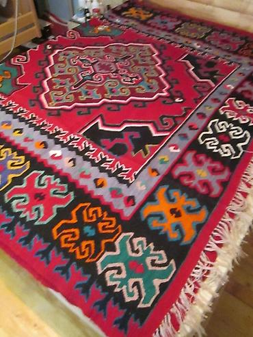 Tepisi i prostirke: Nov,unikatan cilim na prodaju. Rucno tkan,vuna je u pitanju. Dimenzije — 6