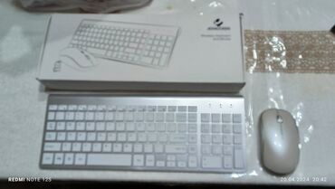 продажа ноутбуков бишкек: Продаю блютуз клавиатуру с мышкой фирма Joyaccess оригинал, хорошо