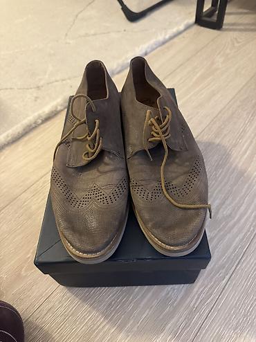 nike tech: Продаются обуви мужские и женские. Женские размеры 37, мужские 41 и — 3