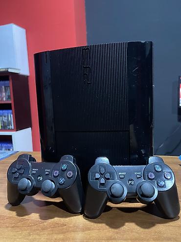 ps3 alışı: Ps 3 Super slim ıdeal Vezyetde yaddasında 11 oyun Var 2 pult verlır — 1