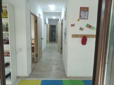 Офисы: Сдаю Офис, 30 м², В бизнес центре, 1 линия
