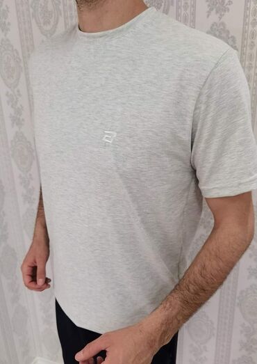 Majice: 1790 dinara 
Pamuk
M L XL XXL 3XL — 11