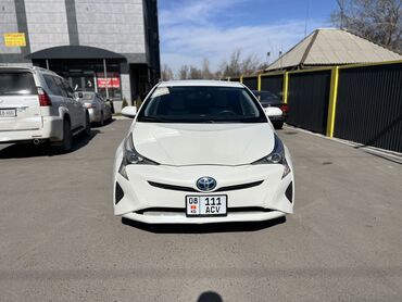 посадка машины: Toyota Prius: 2016 г., 1.8 л, Вариатор, Гибрид, Седан