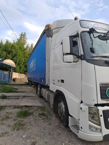 грузовой фольксваген: Тягач, Volvo, 2012 г., Тентованный