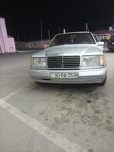 mercedes titanic: Mercedes-Benz E-Class: 3.1 l | 1992 il Sedan — 1
